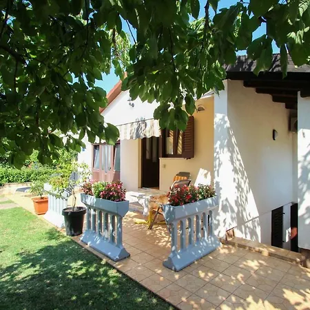 Fumica Holiday home *